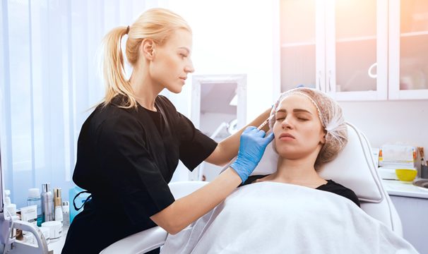 https://berkshiremedicalgroup.co.uk/wp-content/uploads/2018/02/bmg_clinic_2-606x360.jpg